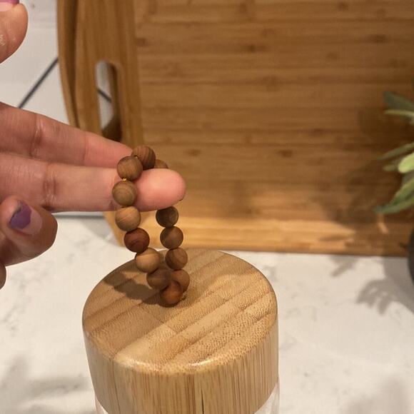 Rae Dunn BREATHE Glass Water Bottle 22oz Bamboo Lid Beaded Loop environmentally - Picture 3 of 6